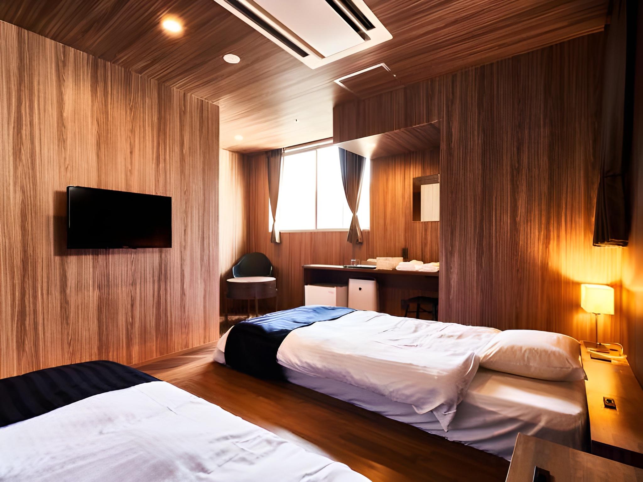 Room, Twin Beds, Unit Bath