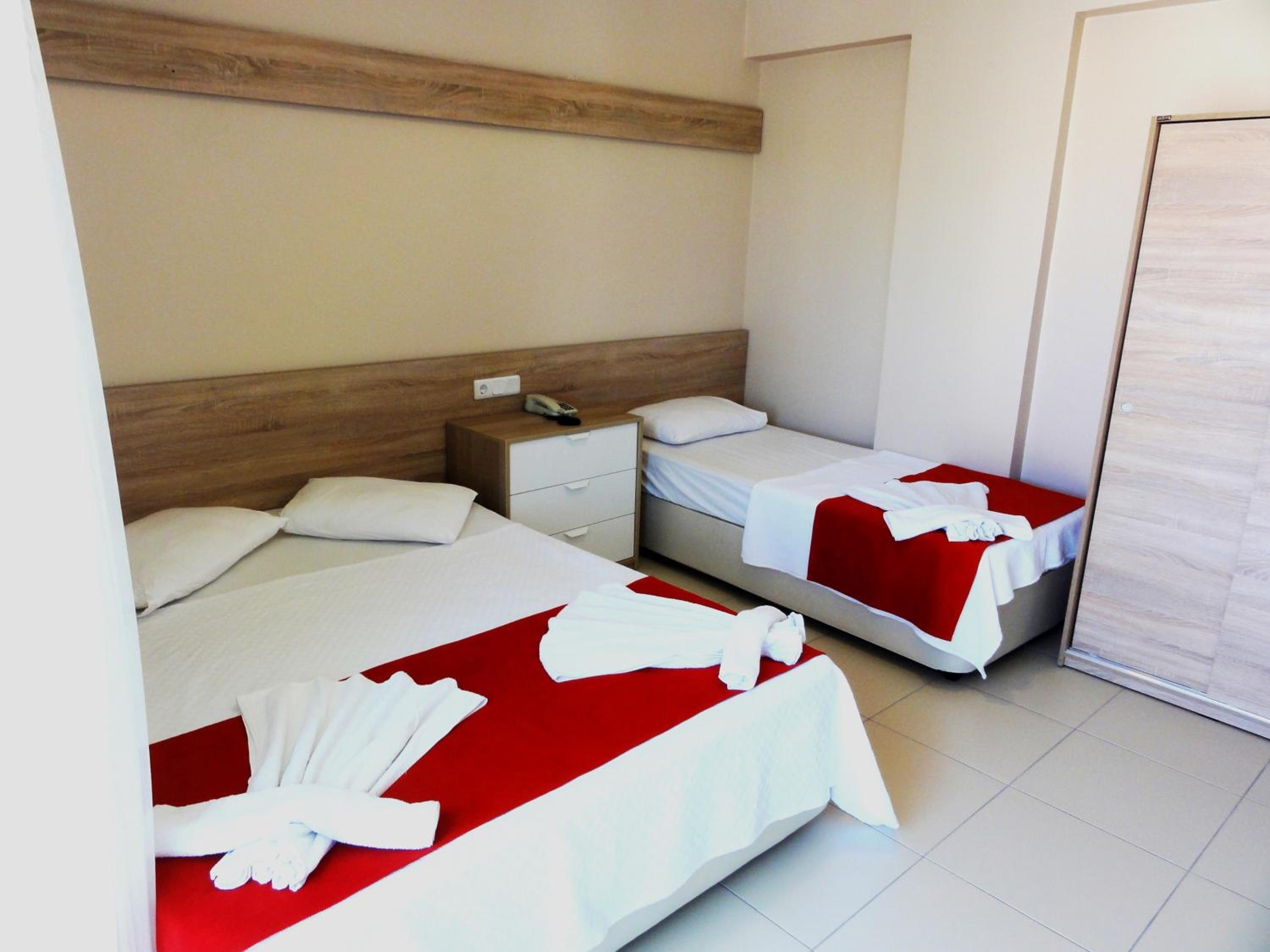 غرفة ثلاثية، Altinersan Hotel 2/10