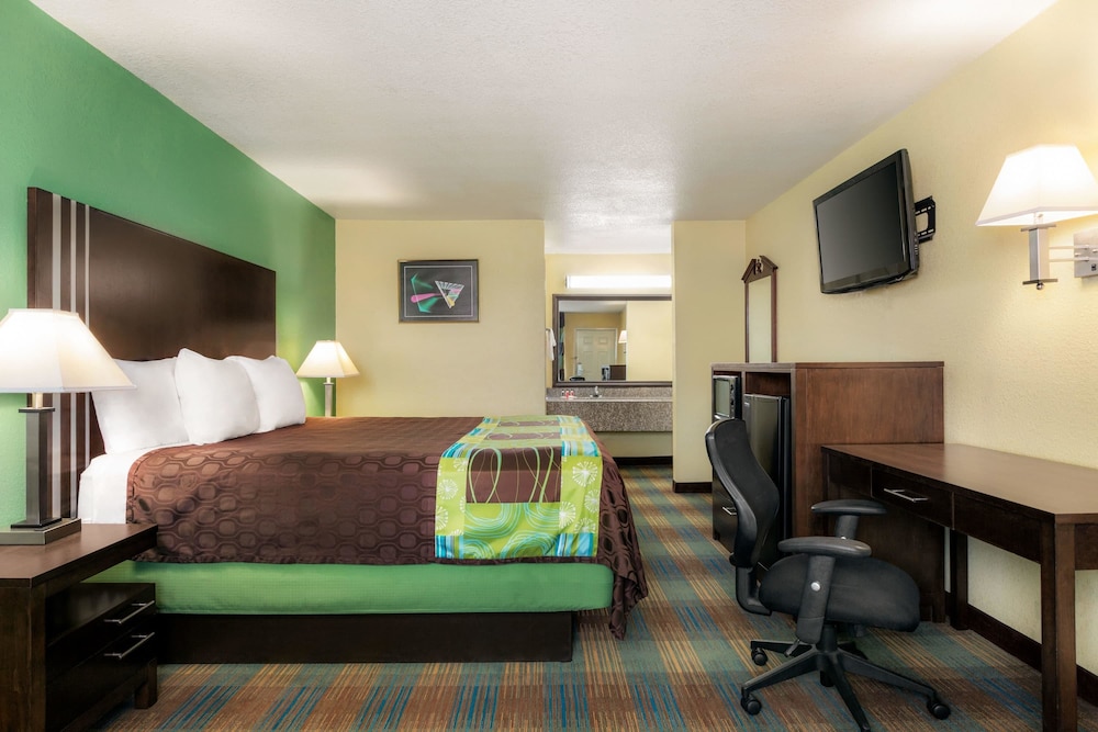 Ramada by Wyndham San Antonio Near SeaWorld/Lackland AFB 55/63