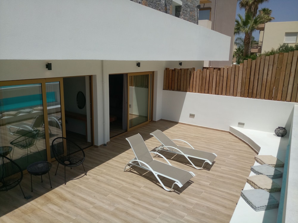 Meropi Hotel and Apartments 57/69