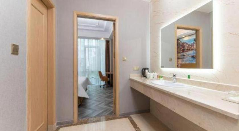 Vienna Hotel (Suzhou Jinji Lake) 46/50