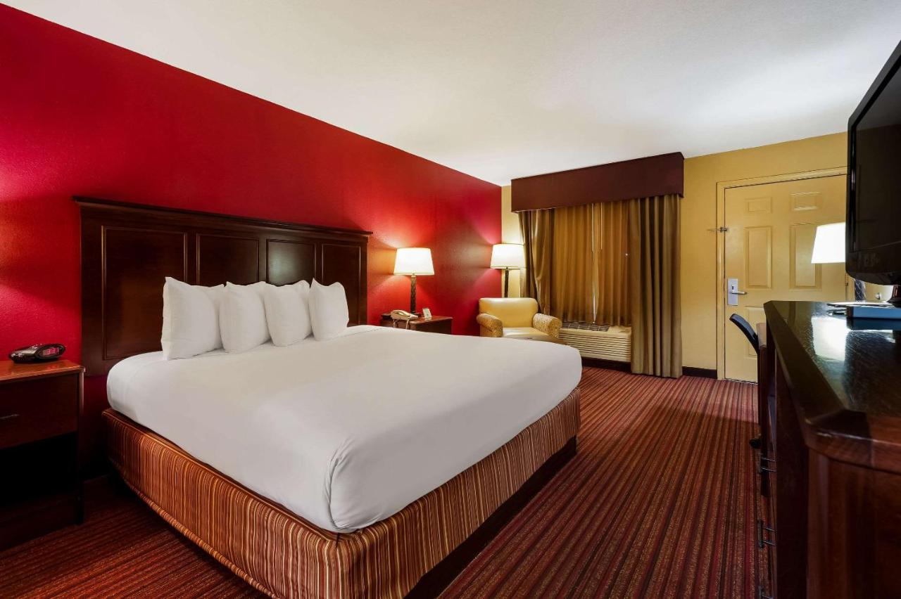 غرفة بسرير كوين لذوي الإعاقة، Quality Inn & Suites West Helena 2/2
