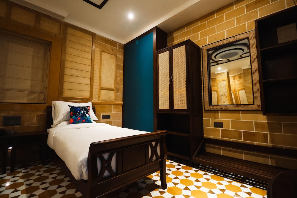 Guulab Haveli 35/50
