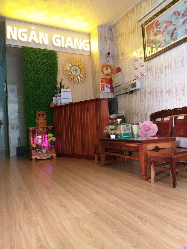 Ngan Giang Guest House 48/65