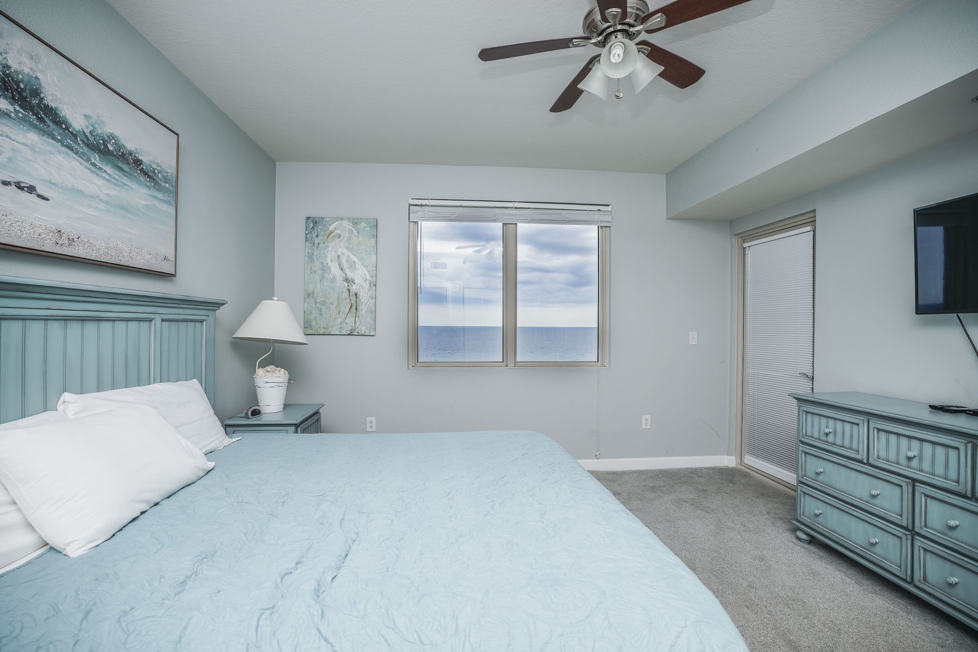 2 BEDROOMS, CONDO, BEACH VIEW