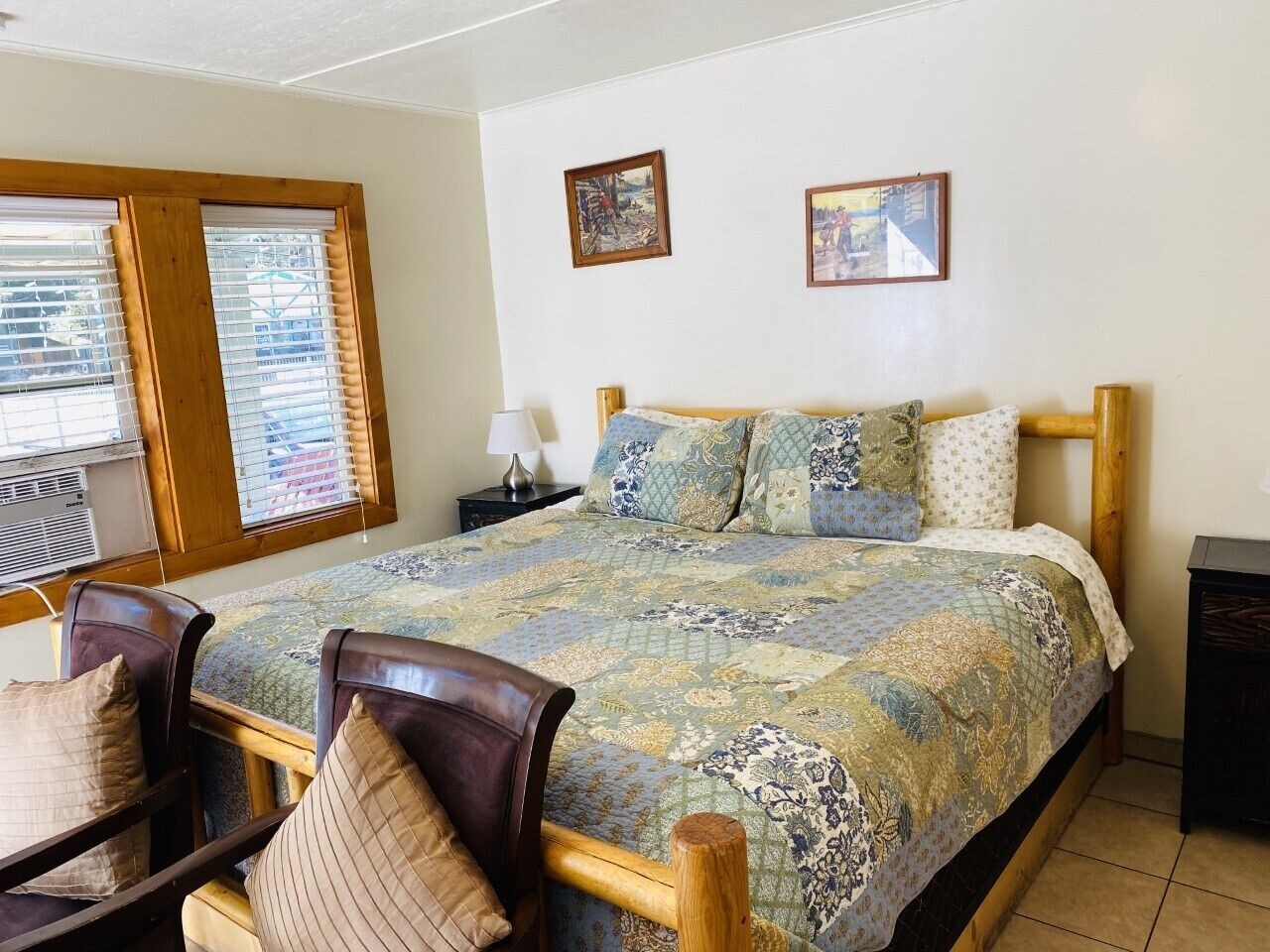 Senior, Studio, King Bed, Queen Bed, Mountain View, Private Bathroom