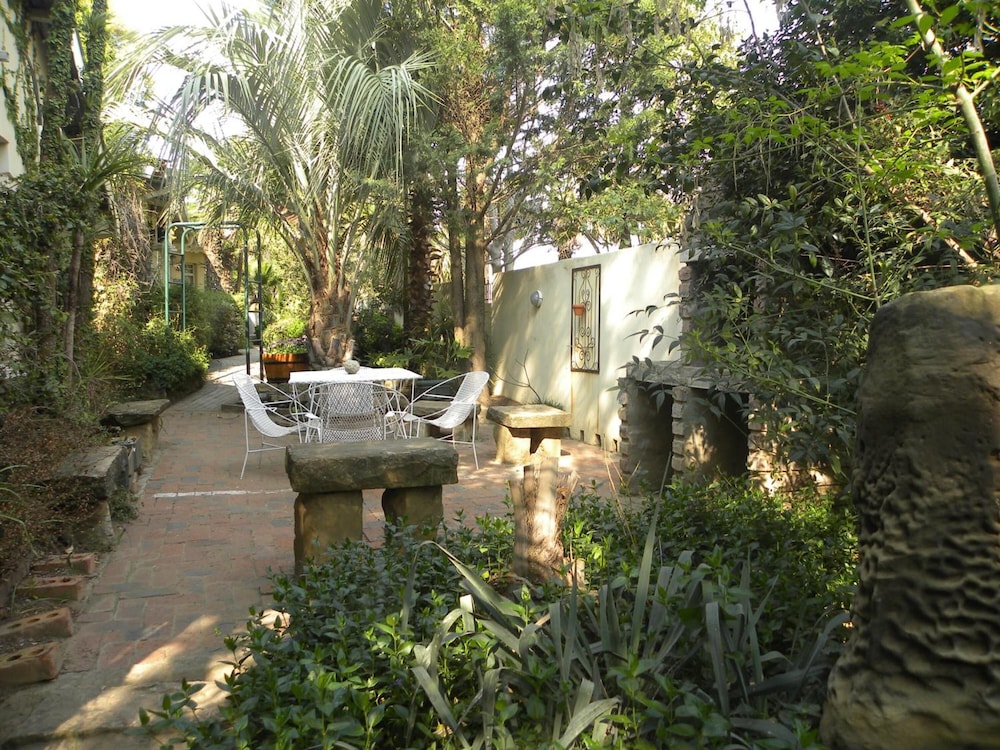 Ladybrand Guest House 40/50