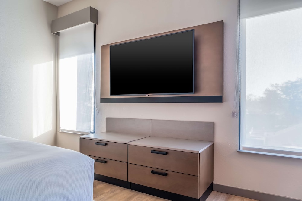 Hyatt Place Gainesville Downtown 15/50
