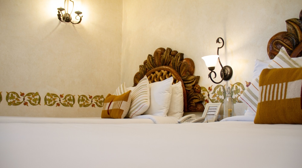 Los Pilares Hotel 51/63