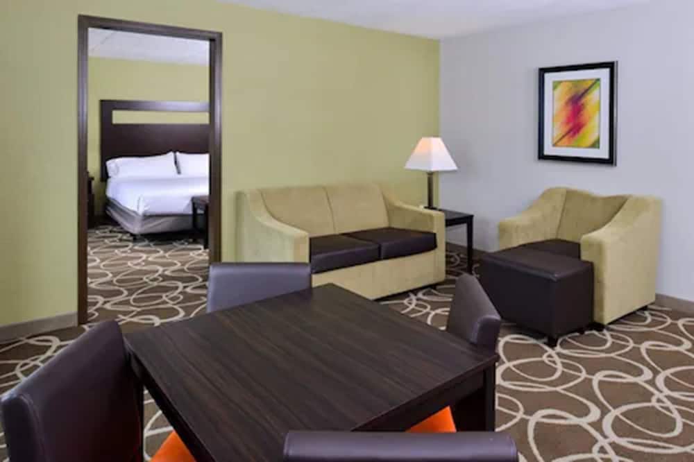 Elimwood Hotel, A Ramada by Wyndham 35/64