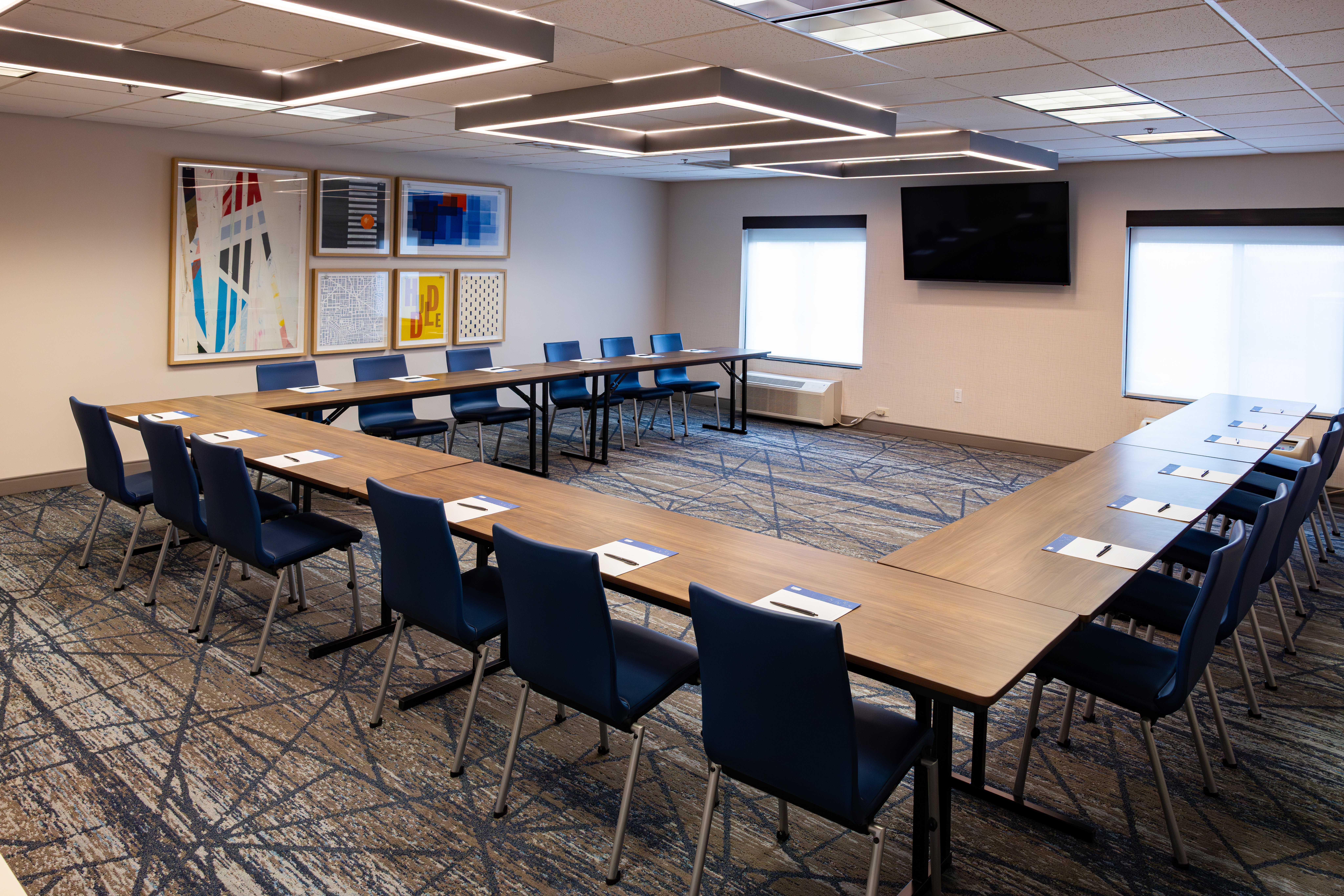 Holiday Inn Express Hotel And Suites Wichita Airport 52/58