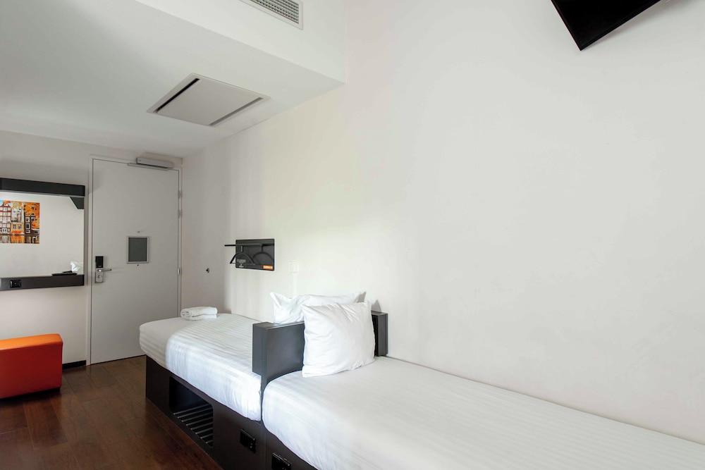 easyHotel Amsterdam City Centre 25/66