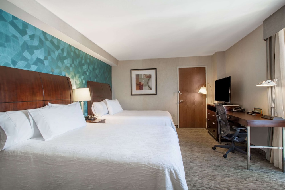 MACYS PARADE, 2 DOUBLE BEDS