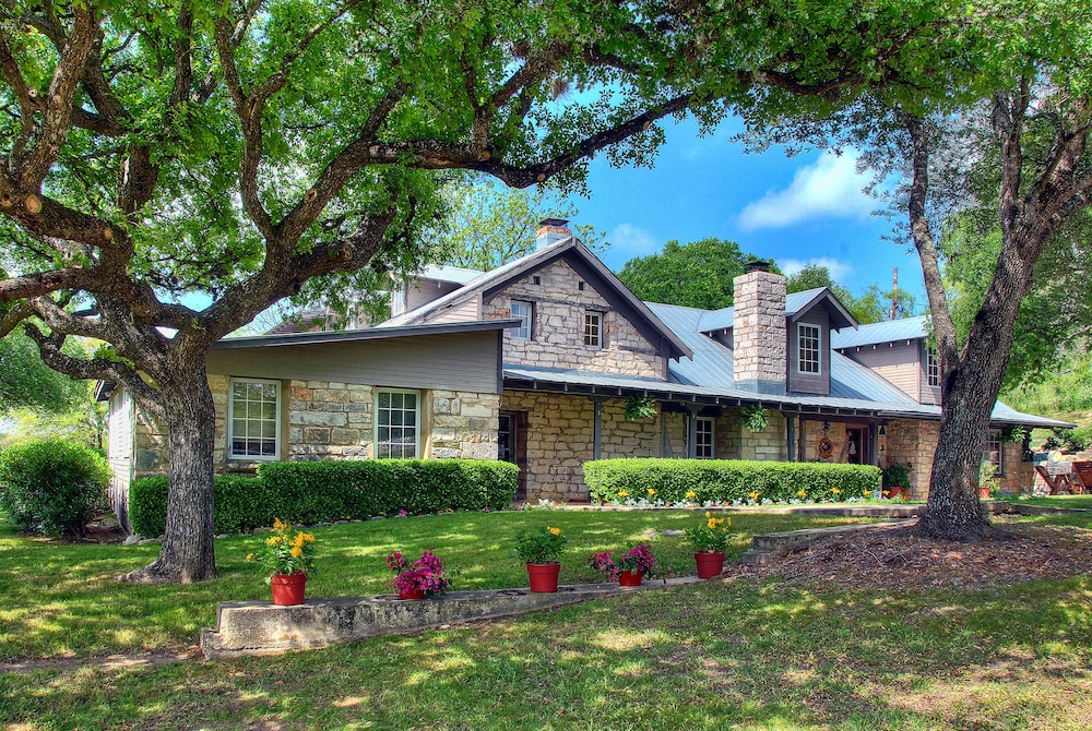 Kuebler Waldrip Haus Bed and Breakfast 46/50