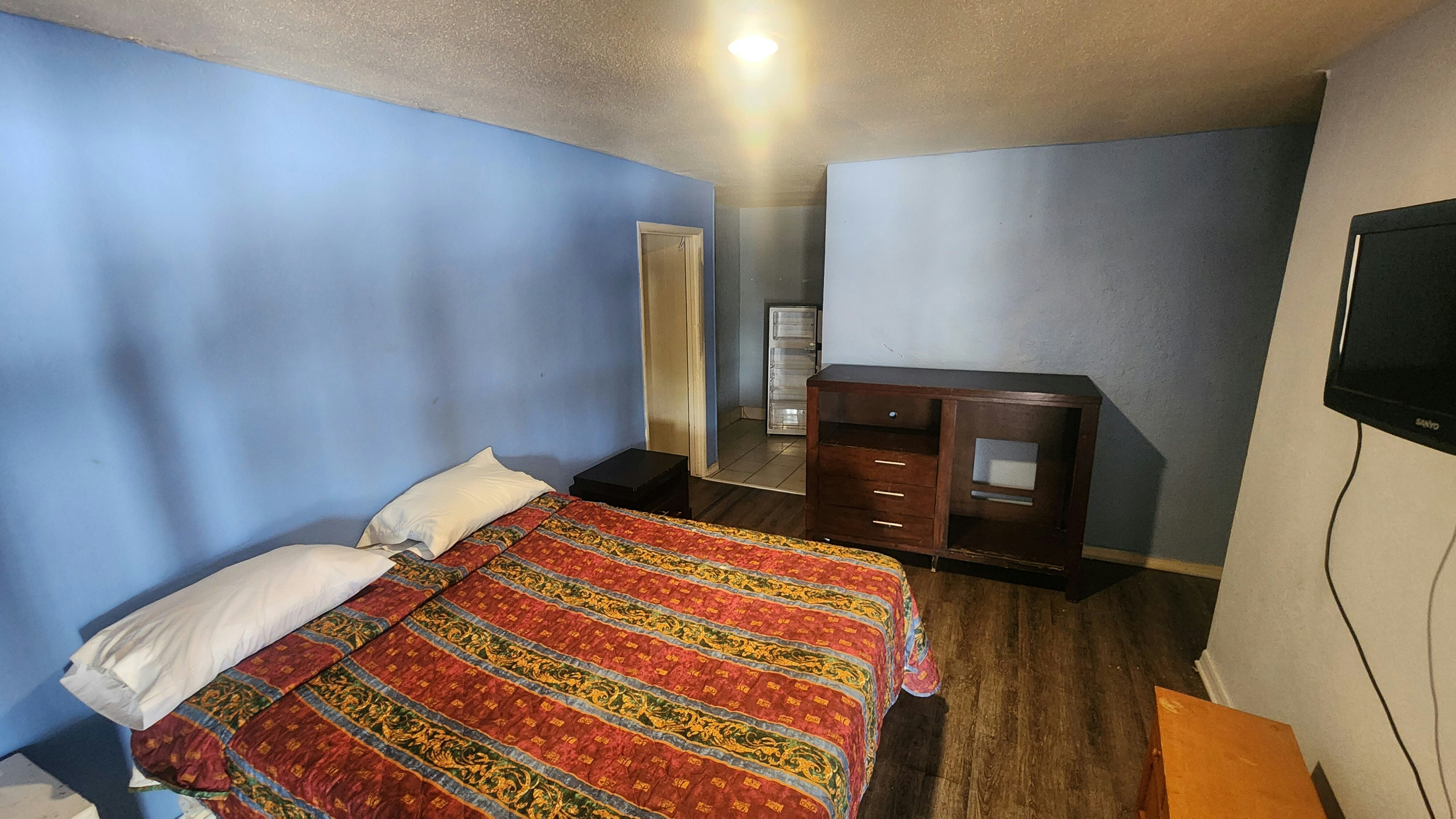 OYO Bay Inn 12/30