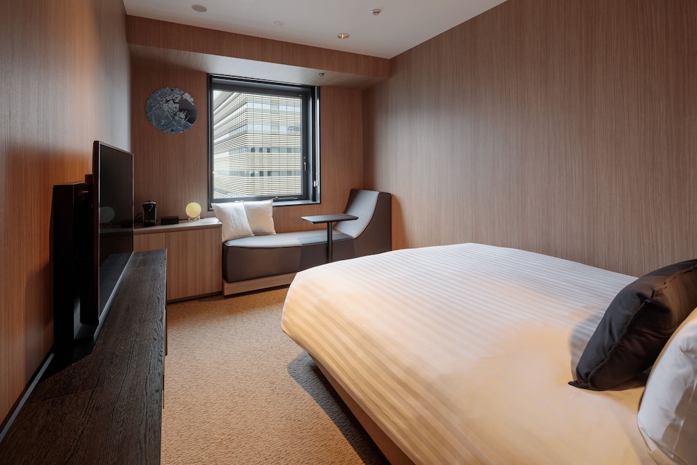 Standard Queen Premium Floor