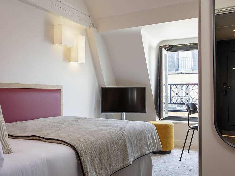 Hotel Bastille Speria 11/48