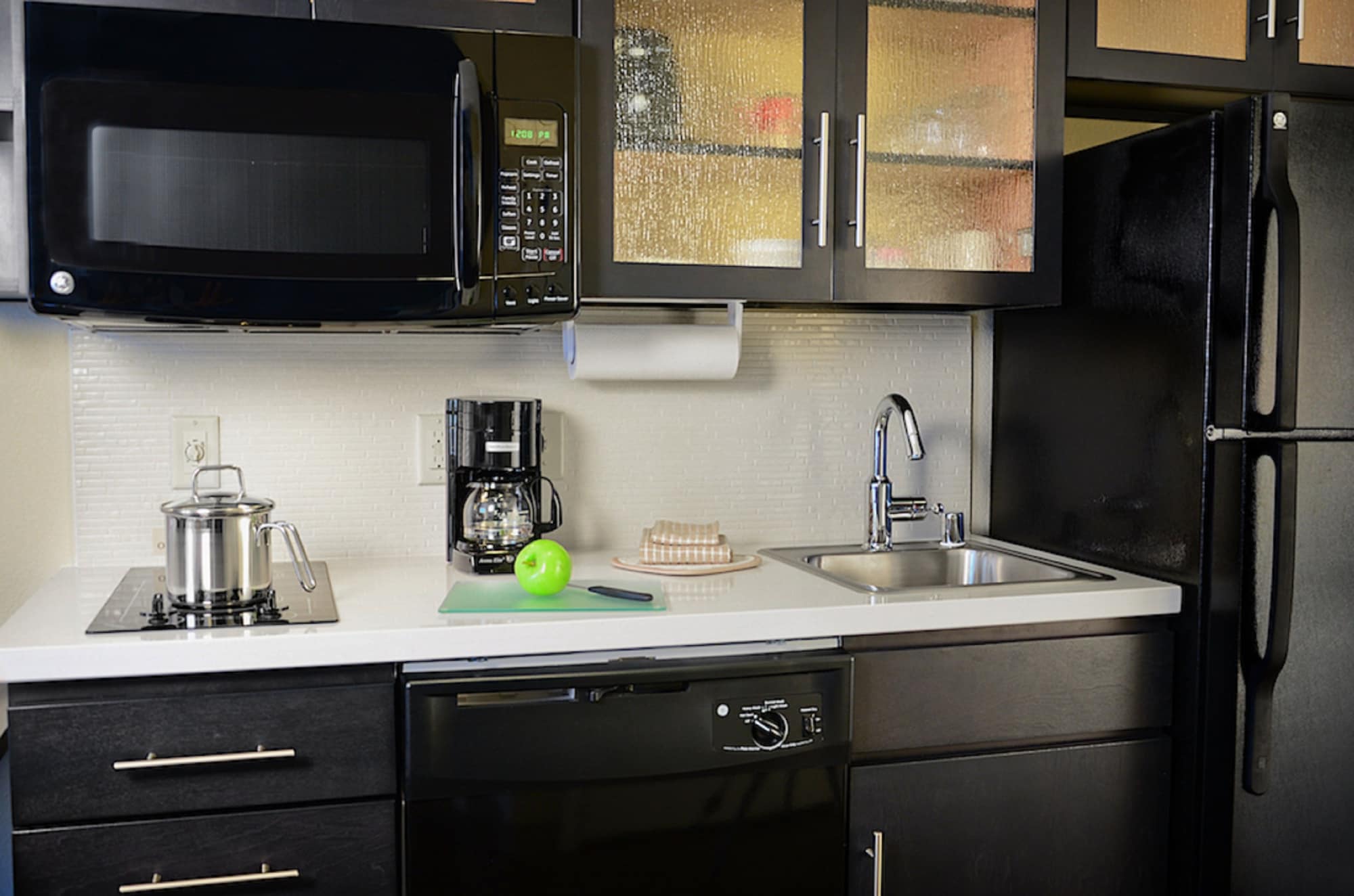 Studio, Suite, Queen Bed, Bathtub, Accessible
