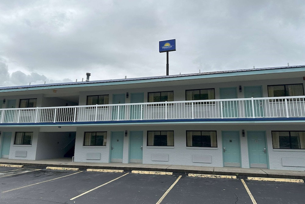 Days Inn by Wyndham Renfro Valley Mount Vernon 3/50