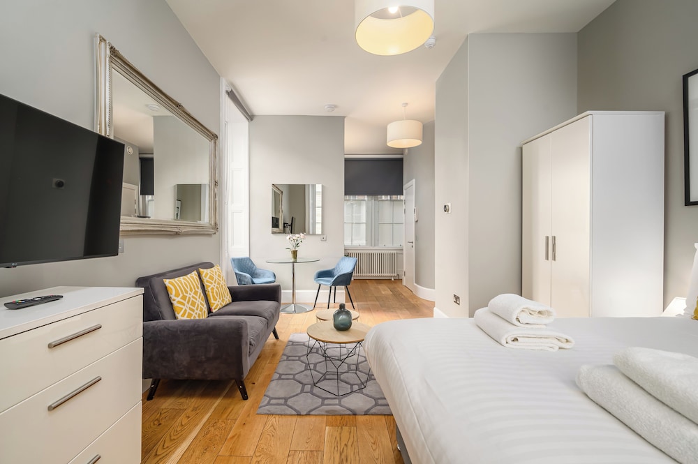 Destiny Scotland - St. Andrew Square Apartments 13/50