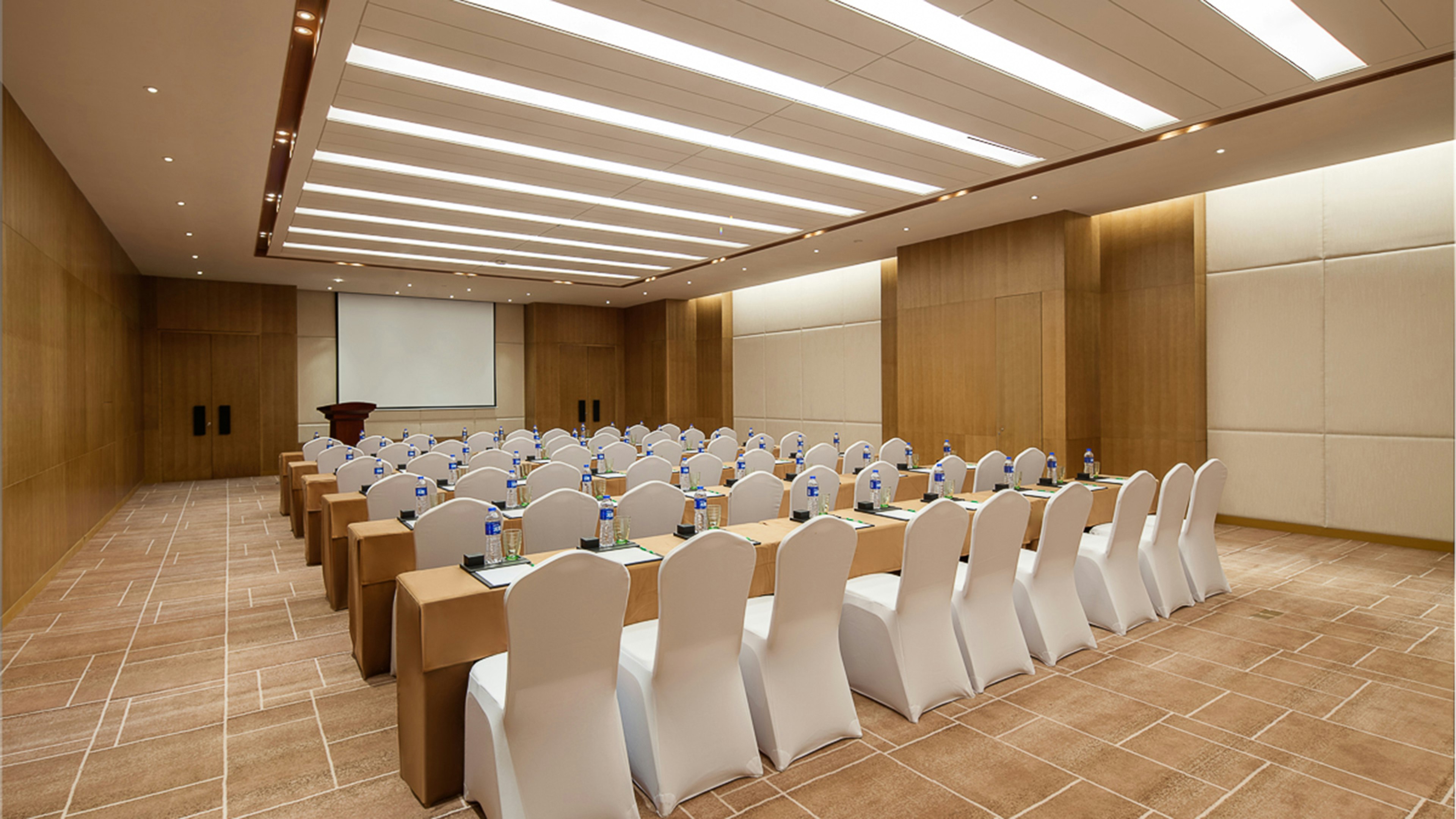 HOLIDAY INN NANJING QINHUAI SOUTH 24/34