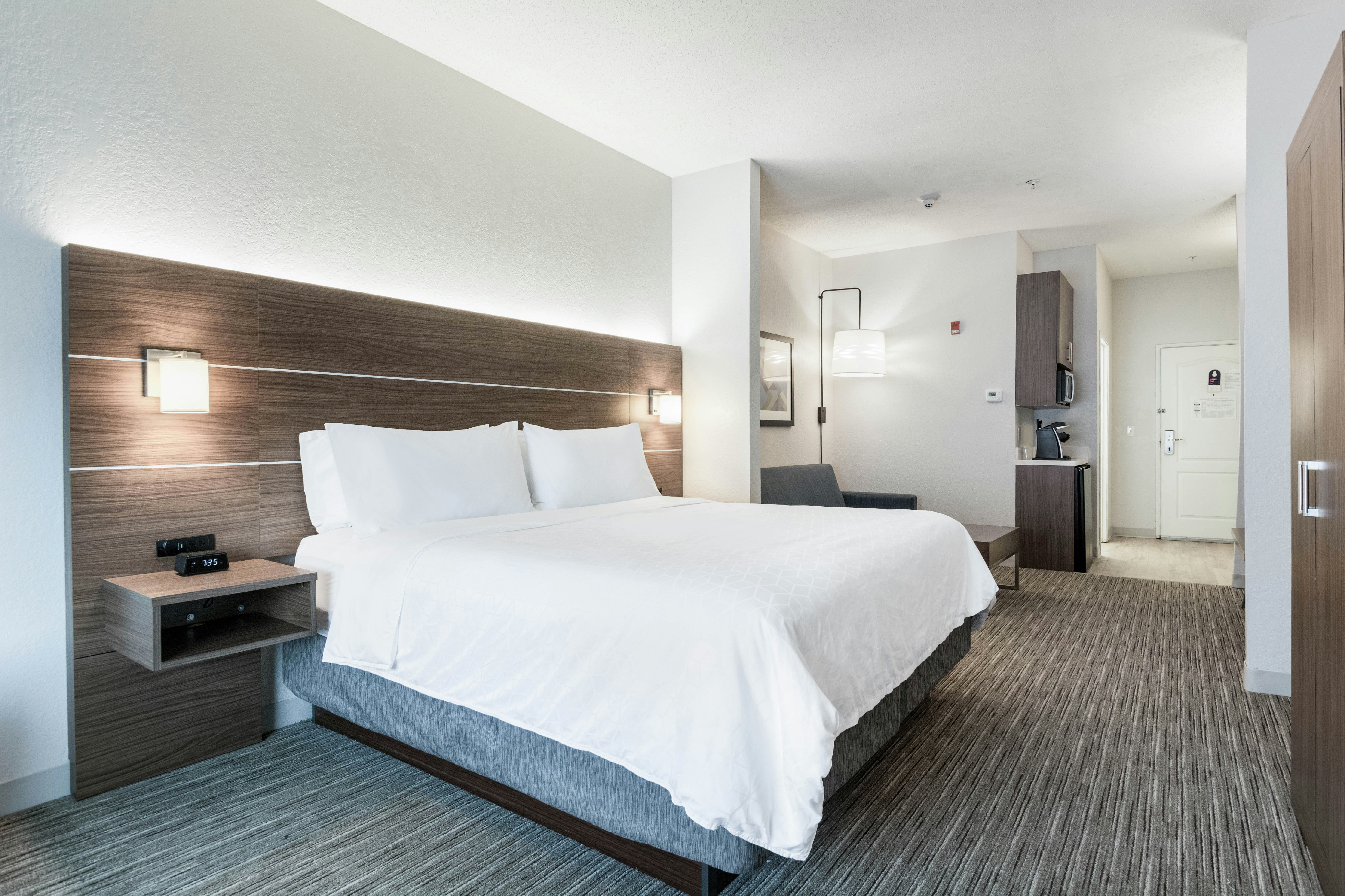 Suite, King Bed