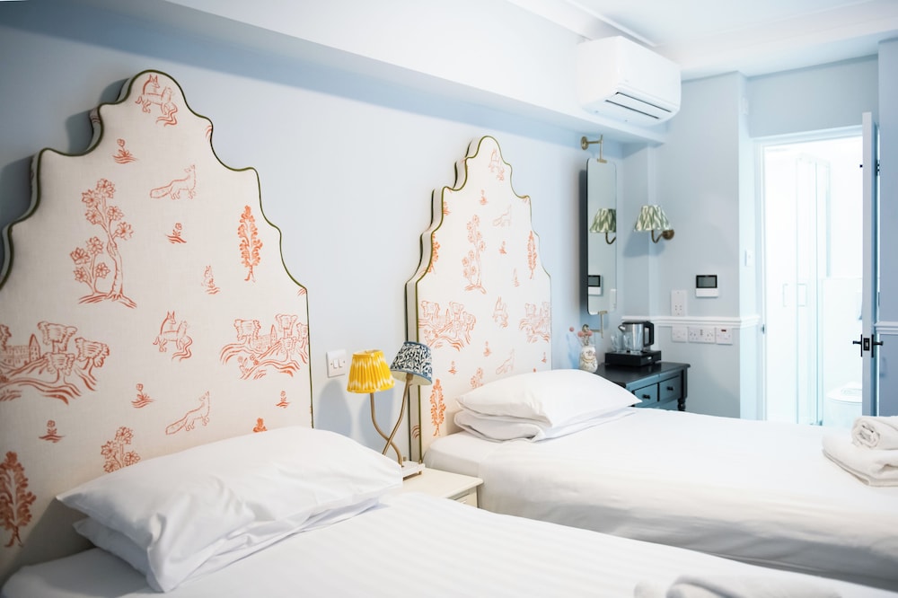 Americana Hotel 30/60