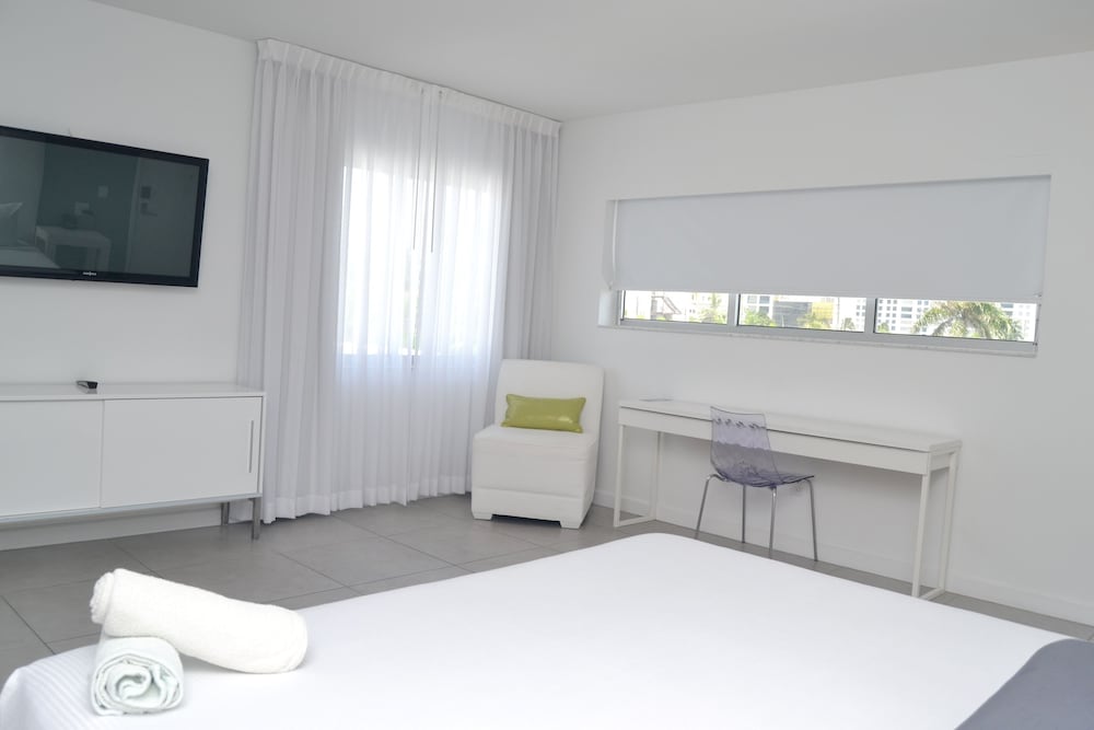 Royal Palms Resort And Spa A North Beach Village Resort Hotel 48/80