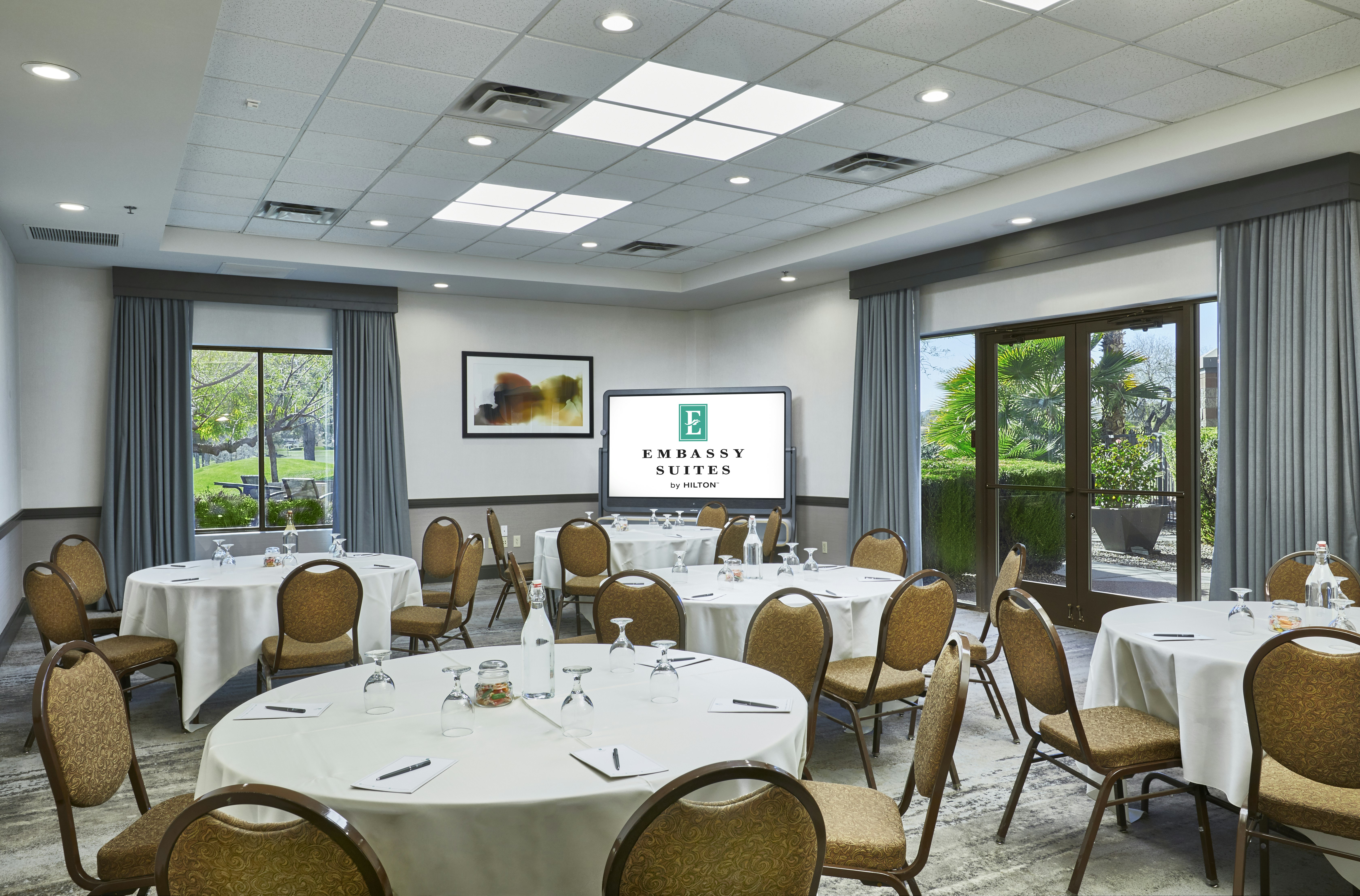 Embassy Suites by Hilton Phoenix Scottsdale 49/57