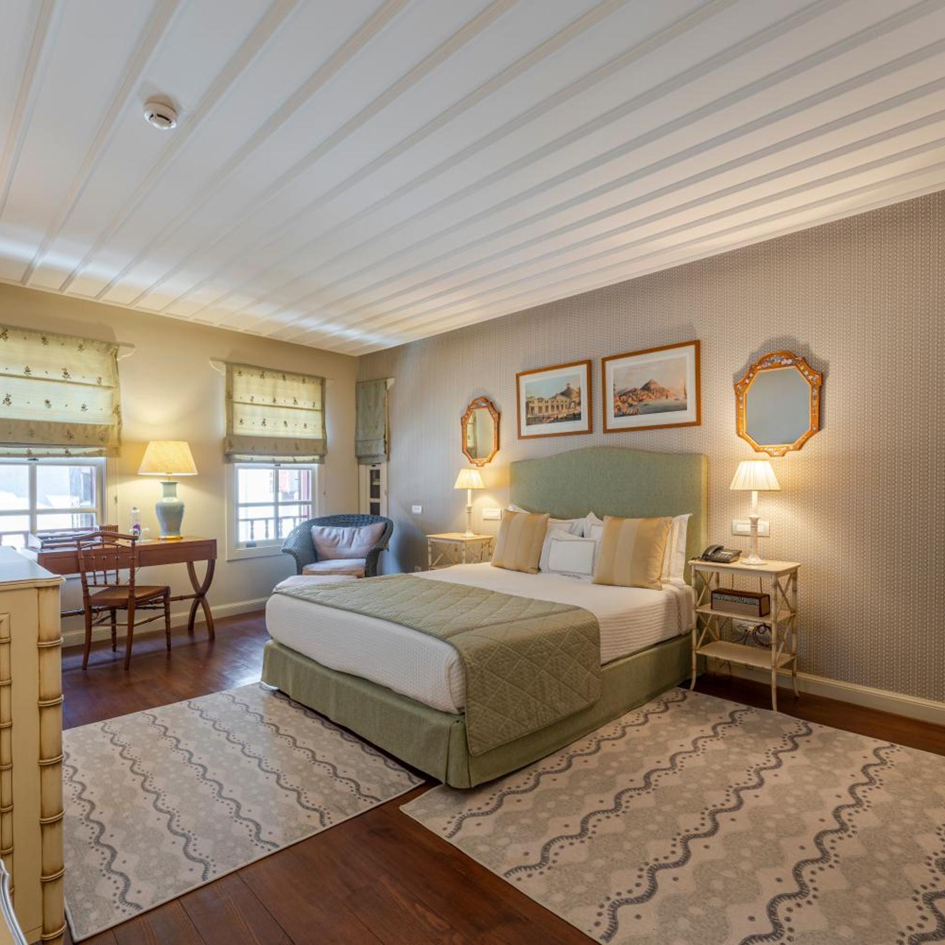 Deluxe, Double Bed