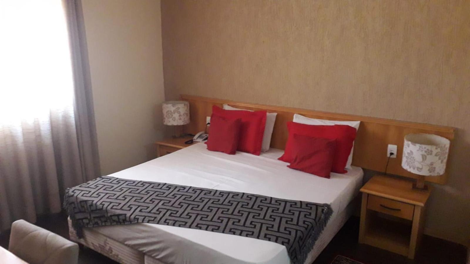 Suite, King Bed