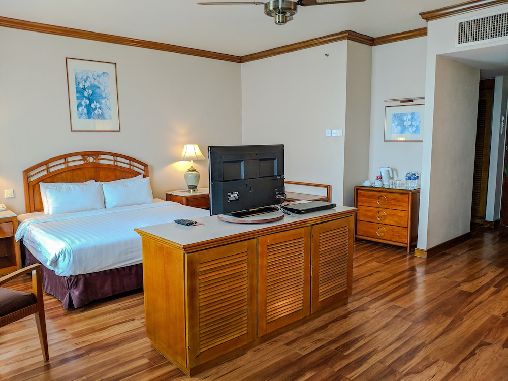 Sabah Oriental Hotel 8/69