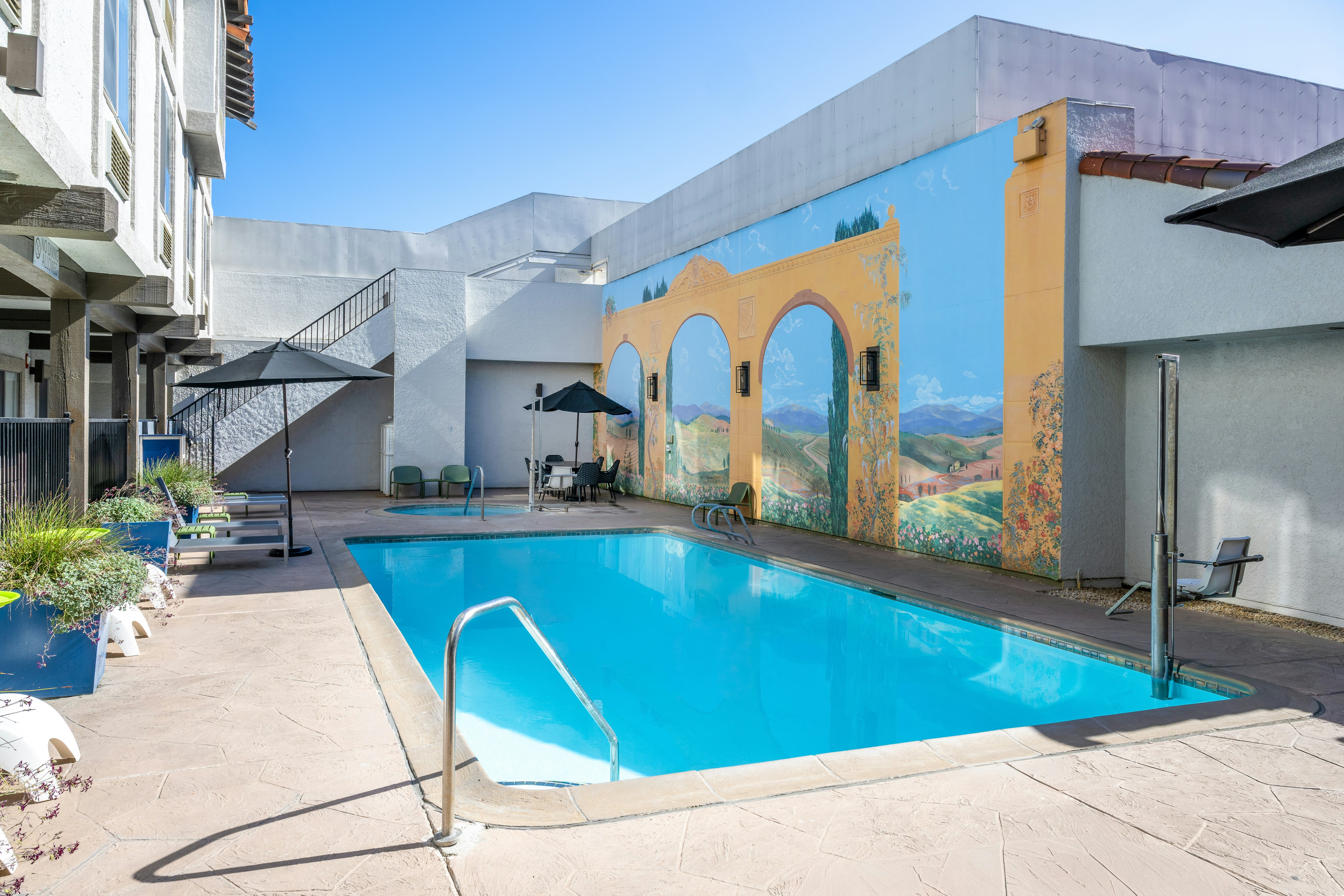 DoubleTree by Hilton Hotel Campbell - Pruneyard Plaza 49/50