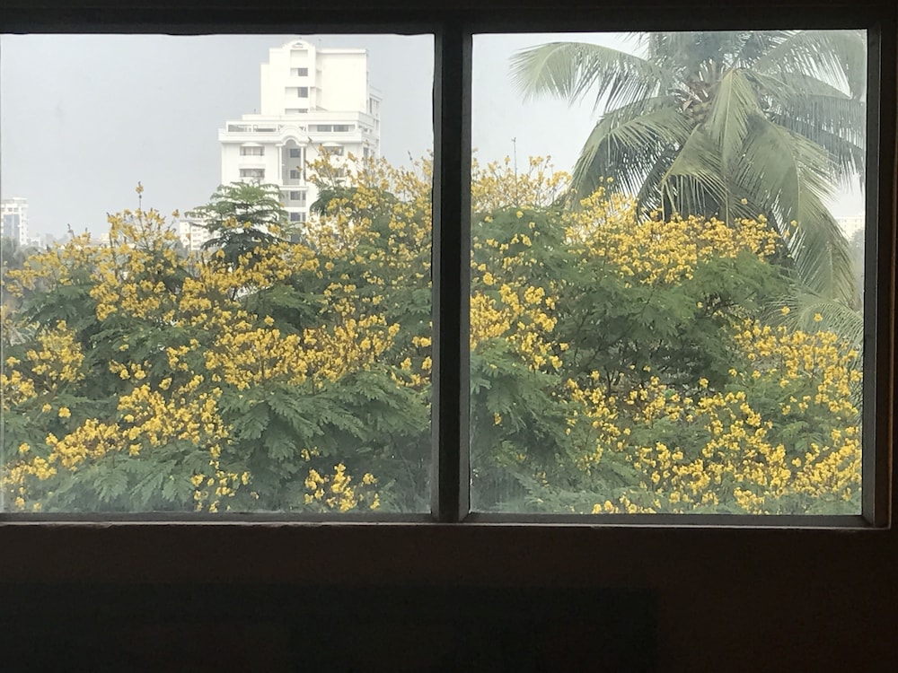 Presidency Hotel 60/63