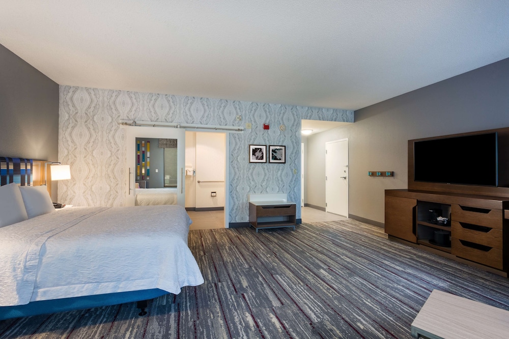 Hampton Inn & Suites Herndon - Reston 18/42