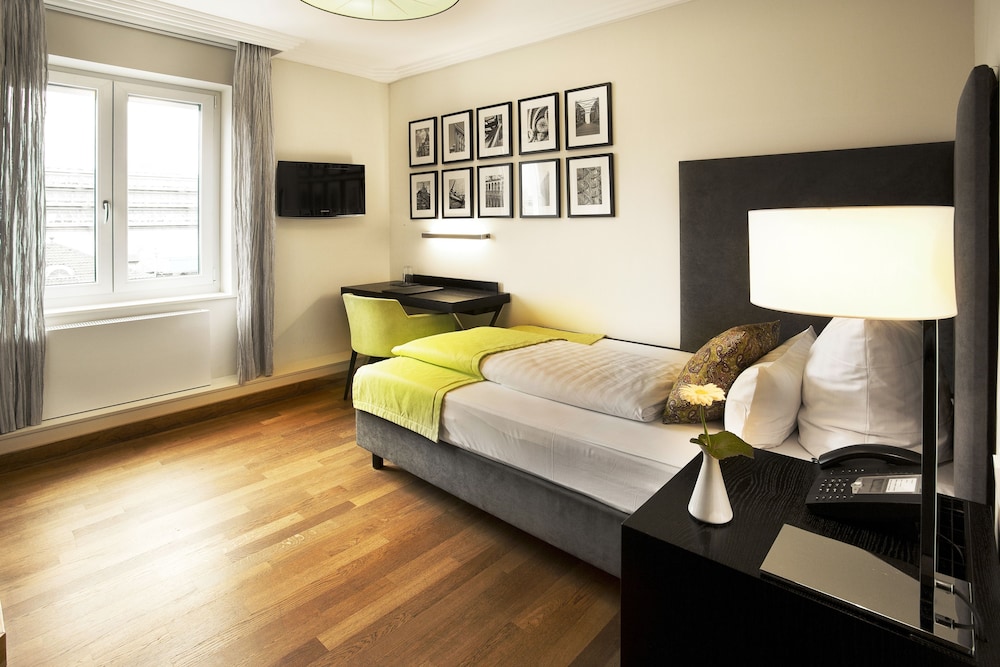SUPERIOR, SINGLE, SINGLE BED