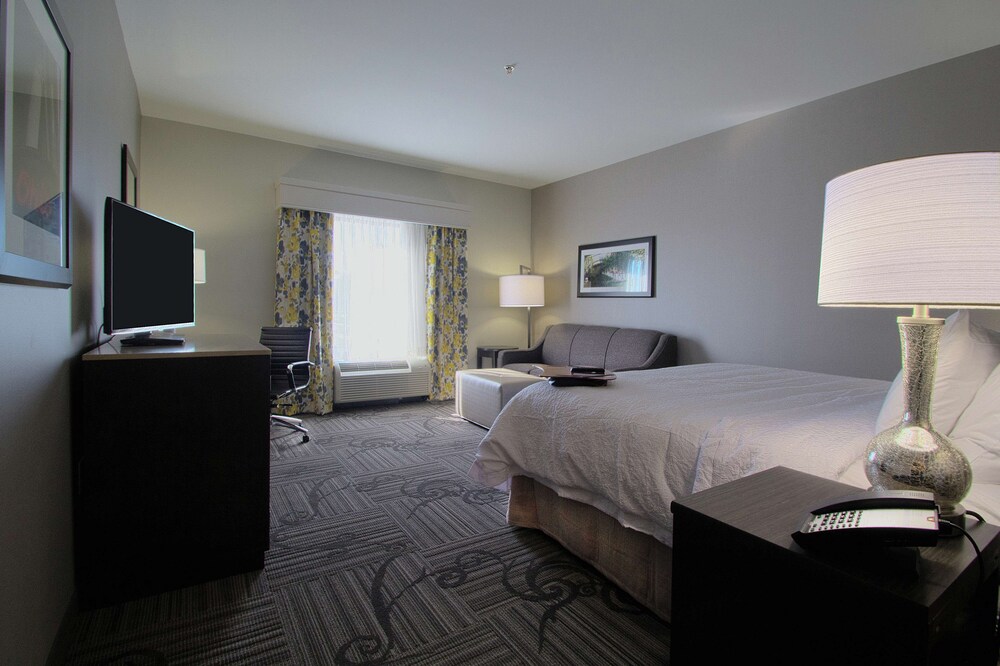 Hampton Inn And Suites Columbus/University Area 25/81