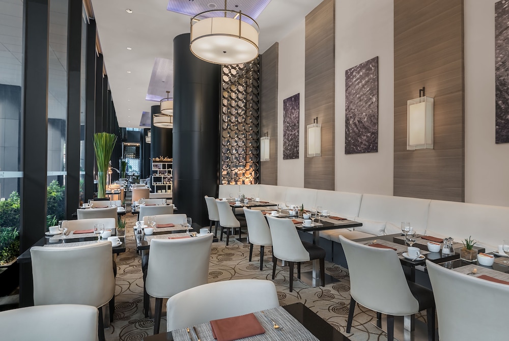 Seda Bonifacio Global City 31/48