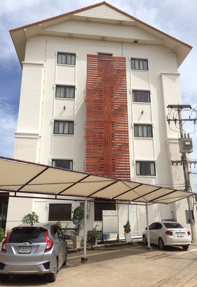 Chonlapruk Lakeside Hotel 7/56
