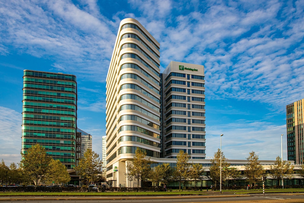 Holiday Inn Express Amsterdam Arena Towers 70/74