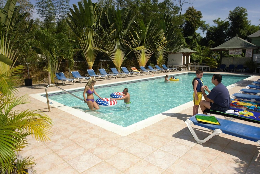 Legends Beach Hotel 26/41