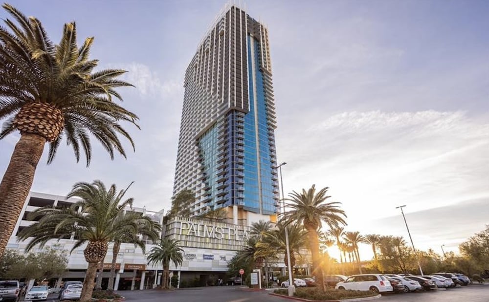 Palms Place 6/61