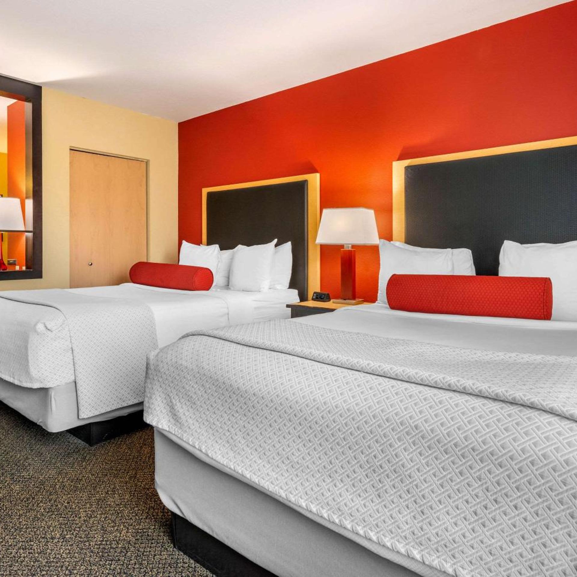 جناح بسريرين كوين مع أريكة، Cambria Hotel Ft Lauderdale Airport South Cruise Port 5/10