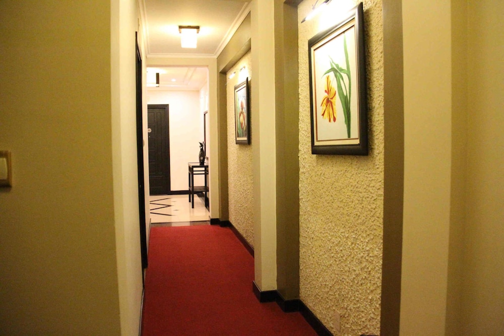Orchid Hotel 25/71