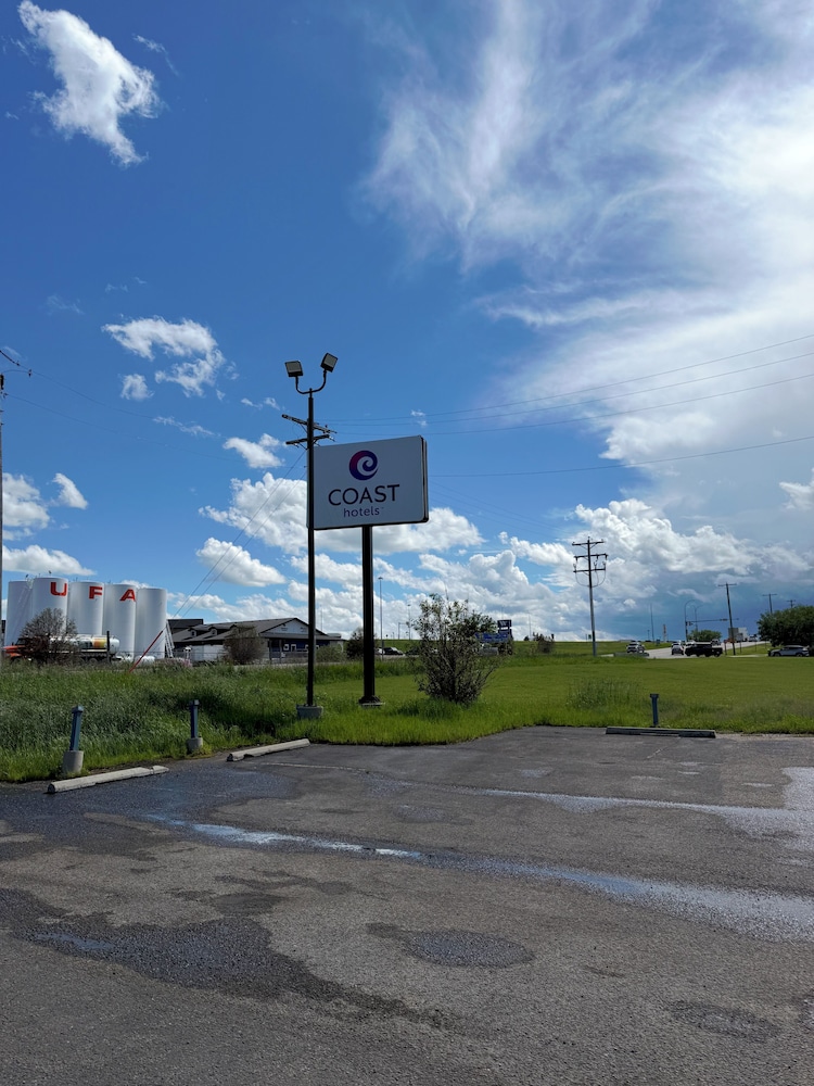 Travel Inn Suites Innisfail 38/46
