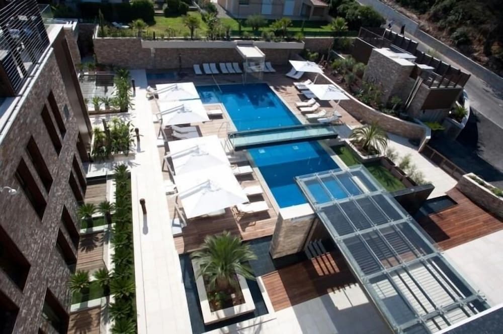 Hostellerie La Farandole 42/71