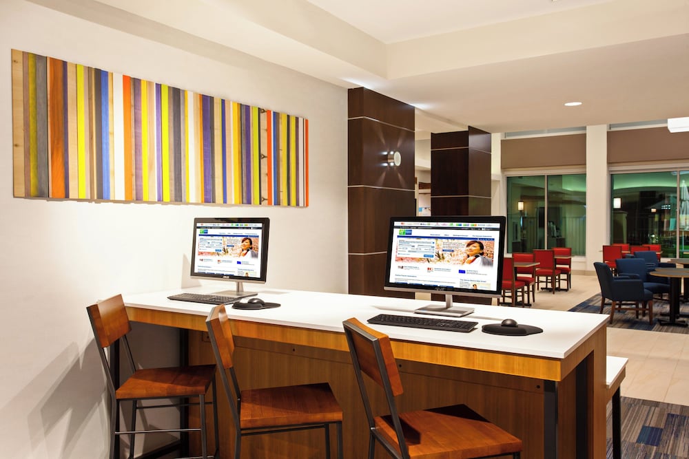 Holiday Inn Express & Suites Houston S Medical Ctr Area 48/50