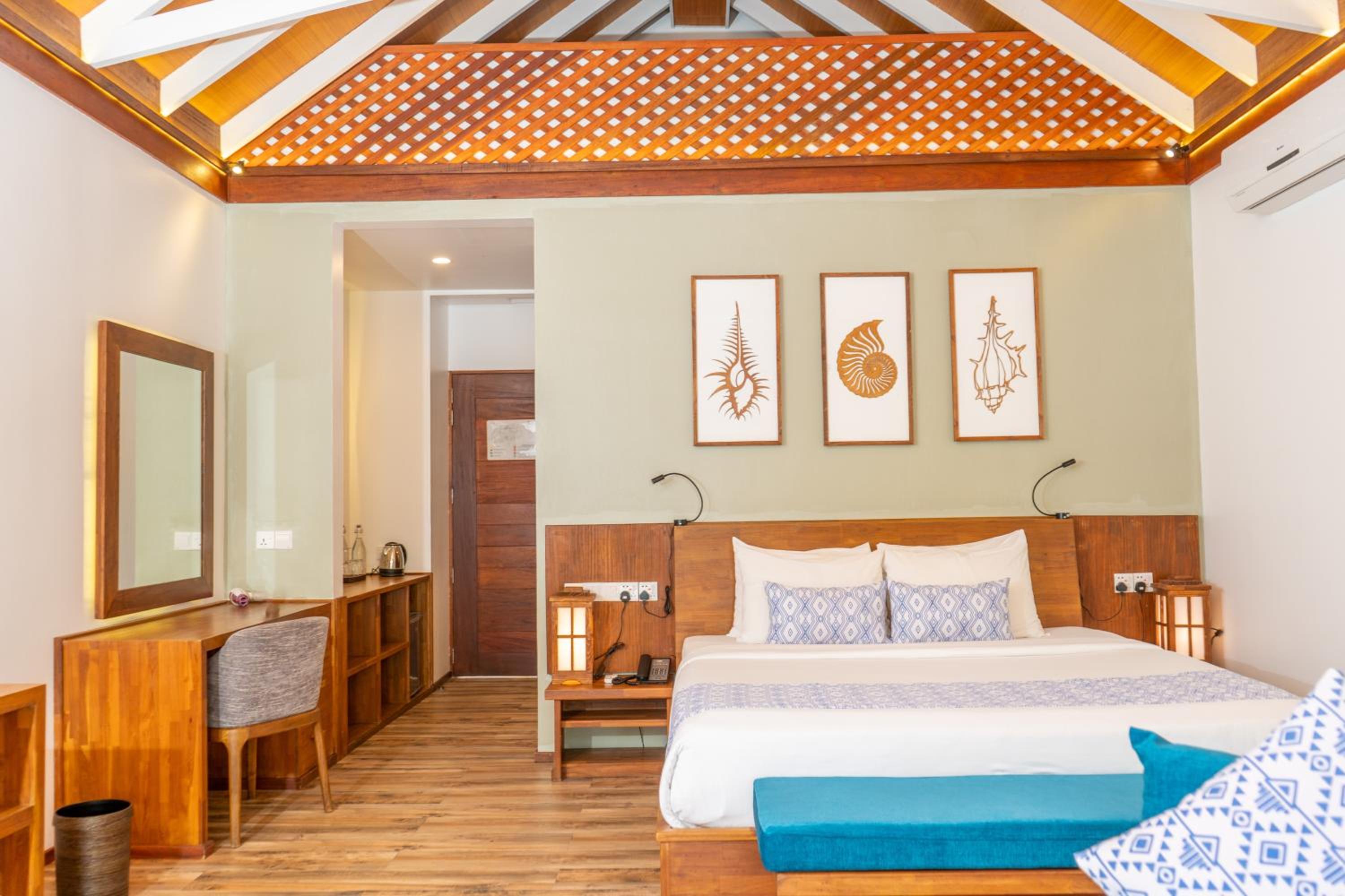 BEACH VILLA, WITH POOL