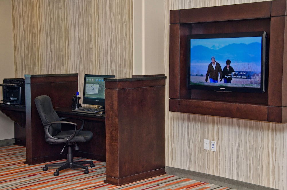 Holiday Inn Express Hotel Suites Columbus Easton 51/60