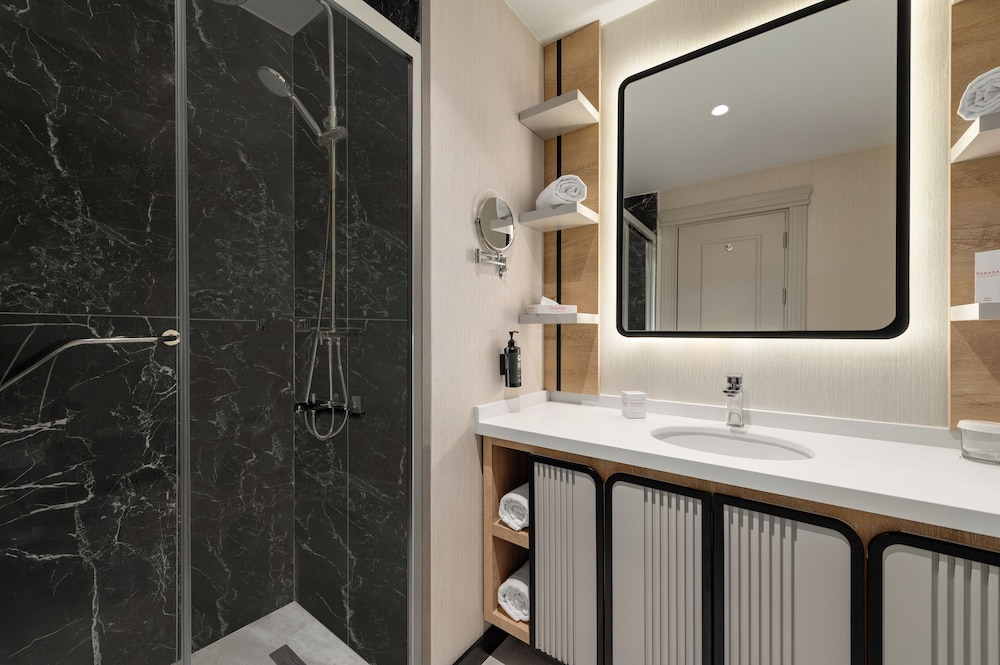 Ramada Residences by Wyndham Istanbul Haramidere 46/48